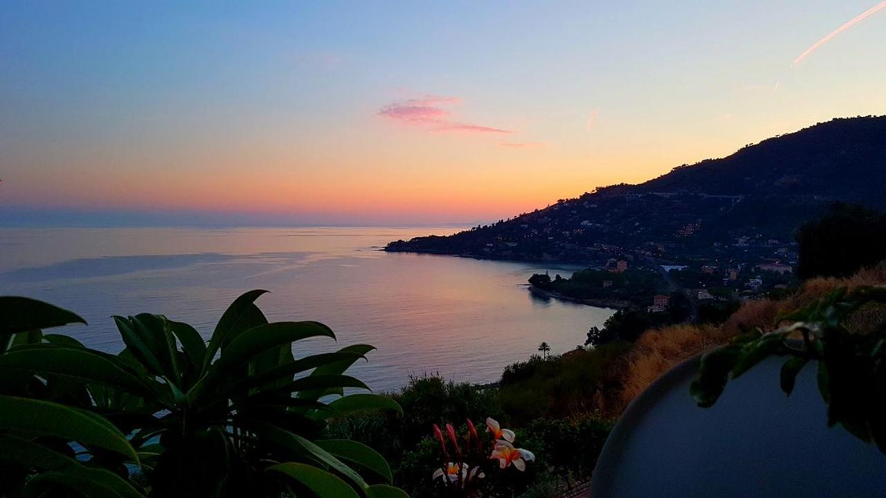 Romantic Casa Lorenzina Affittacamere Ventimiglia Zewnętrze zdjęcie